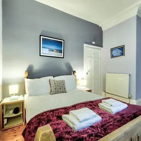 Lovely 2br Flat In West End By Guestready *