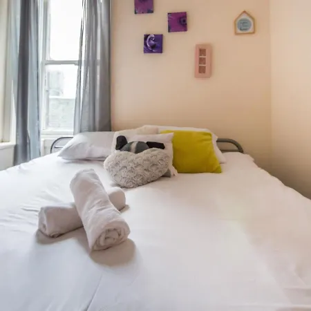Three Bedroom Near City Center *