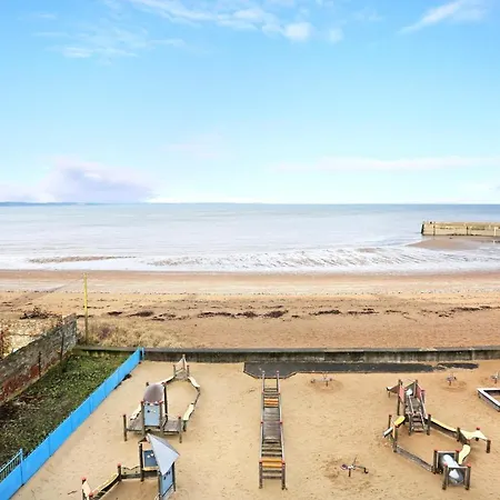Musselburgh - Stylish 3 Bed With Stunning Sea Views Apartment