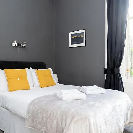 Claremont 3*