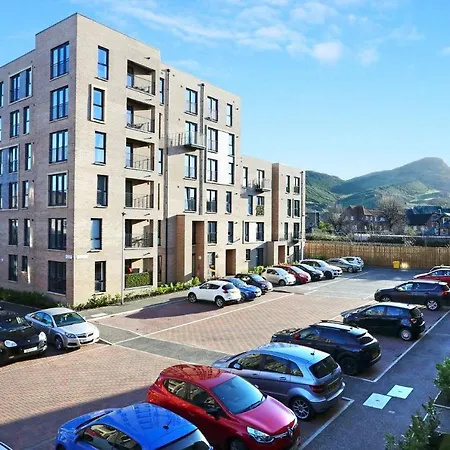 Apt For 5 W/ Free Parking, Next To Arthurs Seat * Edynburg