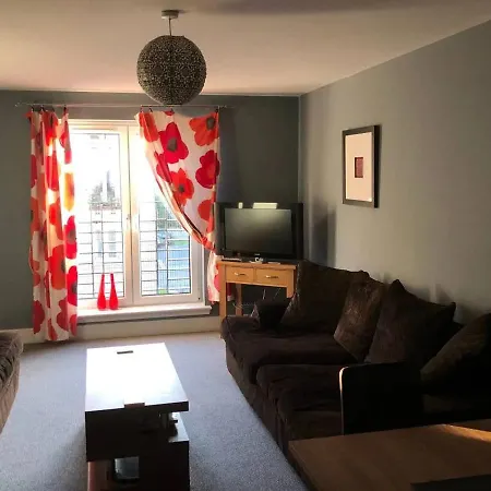 Modern 2br City Centre
