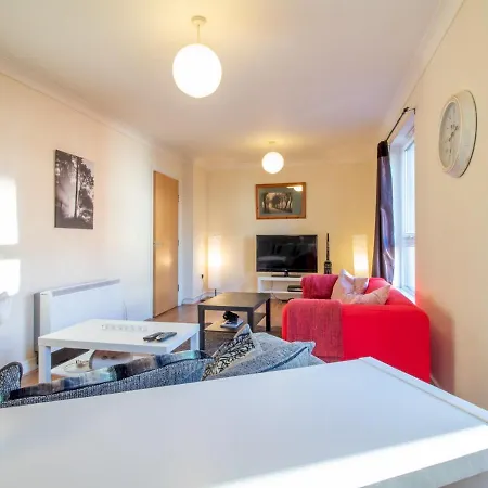 Bright & Spacious 4bd Suburban * Edinburgh