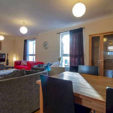 Bright & Spacious 4bd Suburban Edimburgo