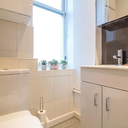 شقة Stylish & Convenient 3bed Apt. Near City Centre! *