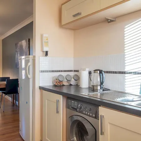 Bright & Spacious 4bd Suburban Apartamento Edimburgo