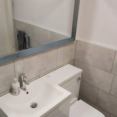Bright, Spacious And Homely Central Apartment Edinburgh
