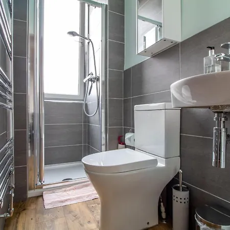 Modern 1br With Great Access To Centre Apartment