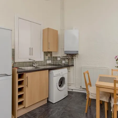 Spacious North St Andrew's Street * Edinburgh