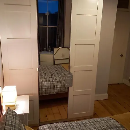 Bright, Spacious And Homely Central Apartment