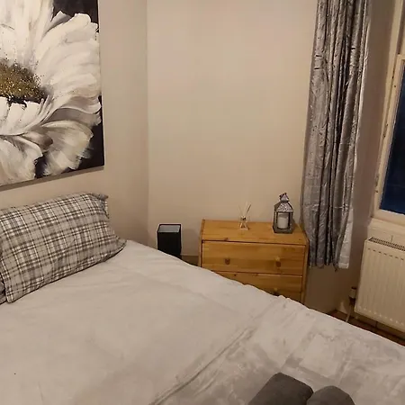 Bright, Spacious And Homely Central Edinburgh