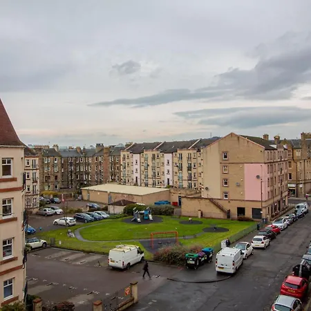 Appartement Modern 1br With Great Access To Centre