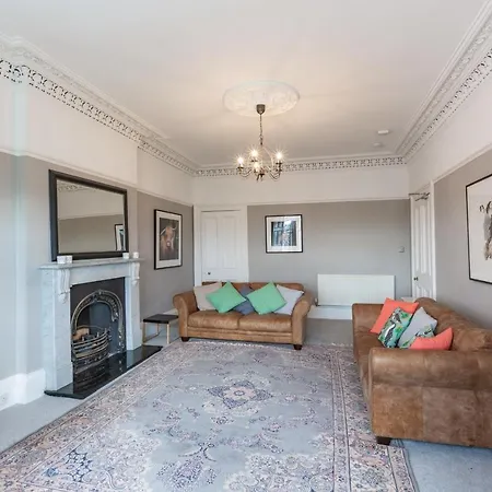 Guestready - Lovely 4br Family Flat In Edinburgh's Centre Apartment *