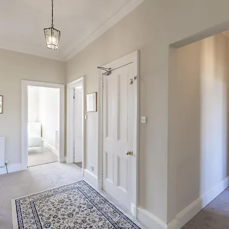 Guestready - Lovely 4br Family Flat In Edinburgh's Centre