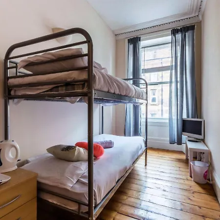 Three Bedroom Near City Center Edinburgh