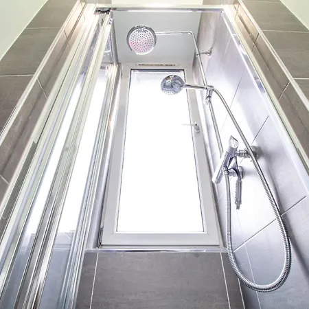 Appartement Modern 1br With Great Access To Centre *
