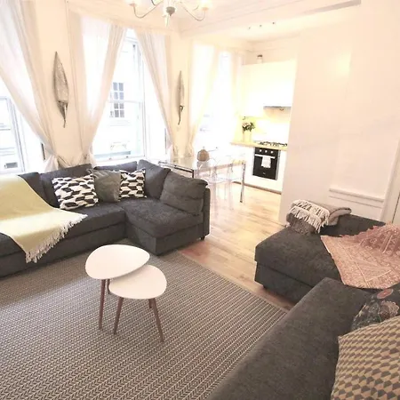Scandi Charm, Hidden Gem On Thistle Street * Edimburgo