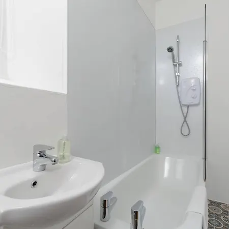 Apartment Silver Lining - Bonnie Rose Street *