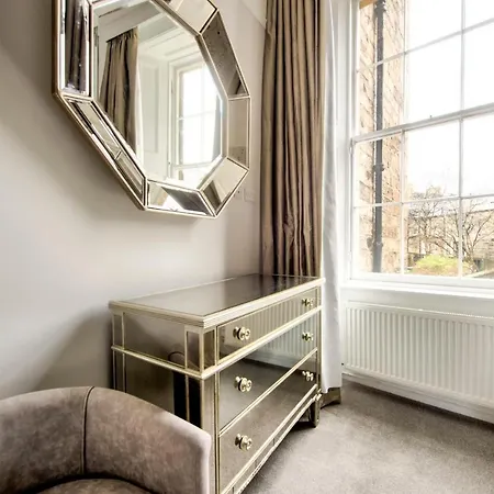 Guestready - Stunning 2bdr Georgian Flat Edinburgh