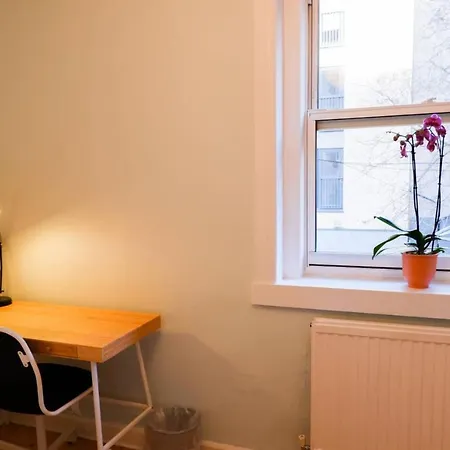 Welcoming And Spacious 2 Bedroom In Central Bristo Square *