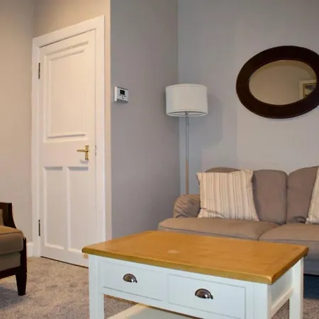Historic 4 Bedroom Apartment In Dean Village