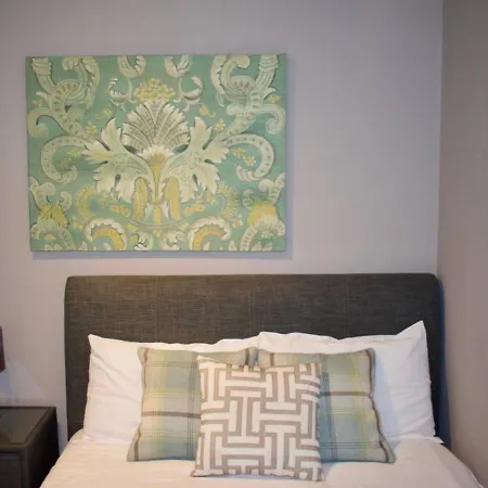 Historic 4 Bedroom Apartment In Dean Village Daire Edinburgh