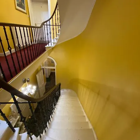 16 Pilrig Bed & Breakfast