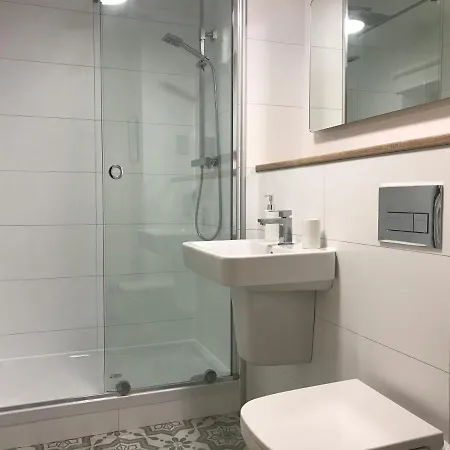 Bright And Charming 2 Bed In Vibrant Leith Apartment *