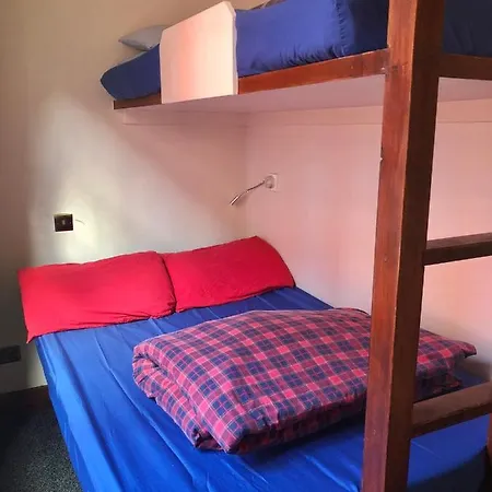 High Street - Adults Only Hostel *