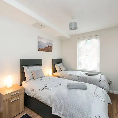 Sophisticated Apt In Trendy Leith Port District Edimburgo