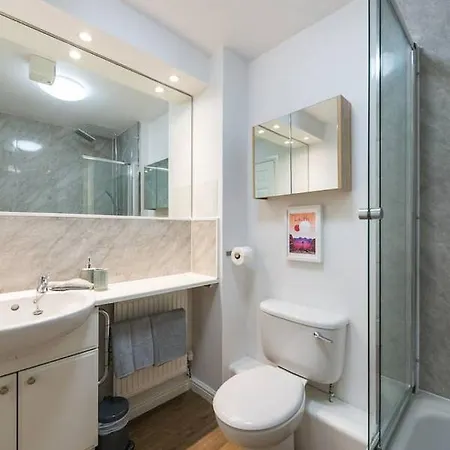 Sophisticated Apt In Trendy Leith Port District * Edimburgo