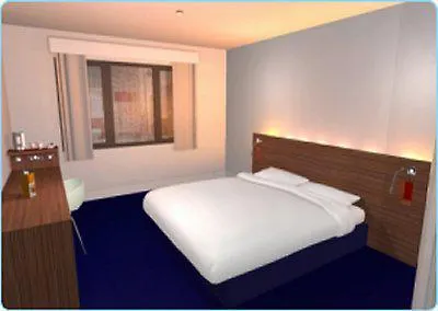 Travelodge Waterloo Place 3*