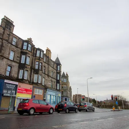Quirky Converted Shop Near Holyrood Park - Sleeps 4! Edynburg