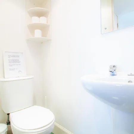 Quirky Converted Shop Near Holyrood Park - Sleeps 4! Apartamento *