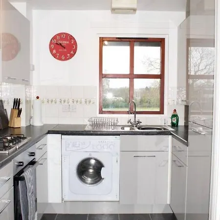 Modern And Bright Inverleith Edinburgh
