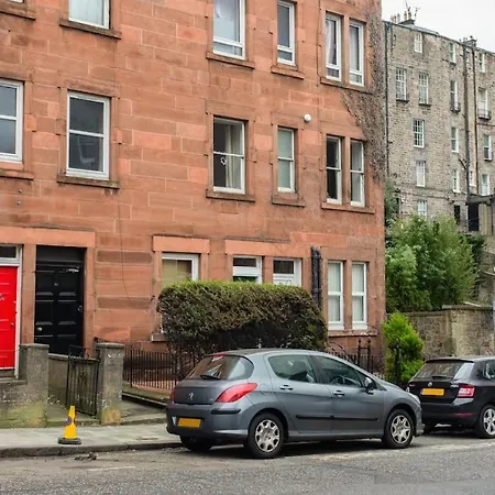 Broughton - Alluring One Bedroom Flat, Excellent Location,