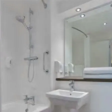 Travelodge Park Hotel