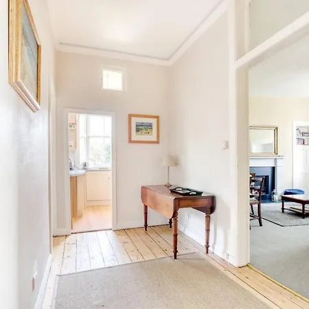 Delightful In Vibrant Stockbridge Apartment *