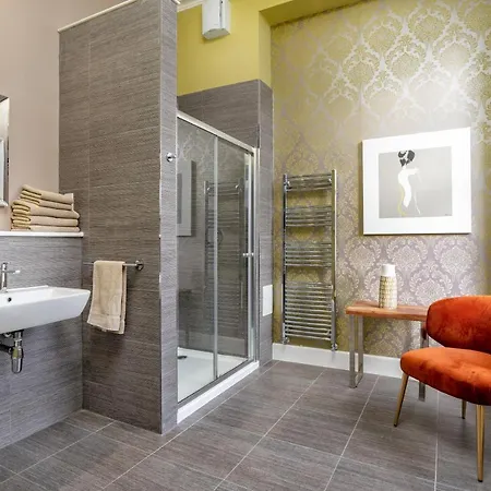 Haymarket Aparthotel 4*