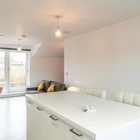 Beautiful 3-bd Penthouse With Amazing Views! Apartment *