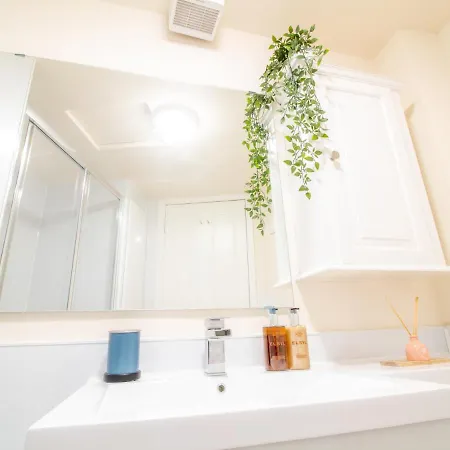 Stylish 1-Bed Flat- Edinburgh - Pass The Keys *