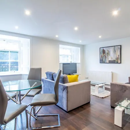 Apartament For People On The Frontline - Free Parking!