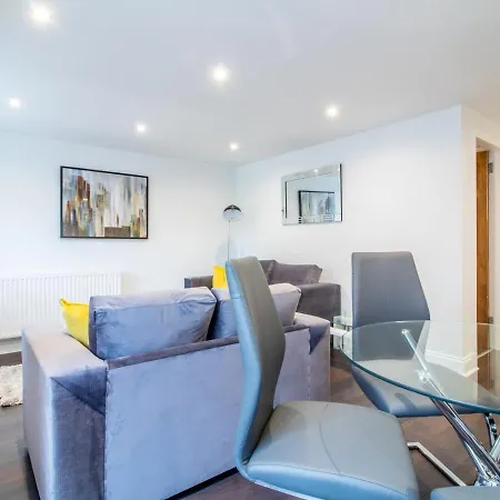 Apartament For People On The Frontline - Free Parking! *