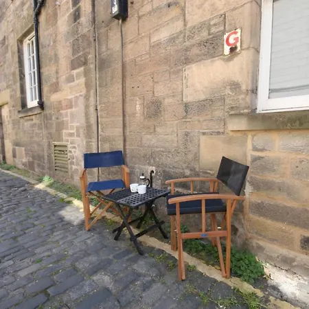 Atholl Crescent Lane Apartment *