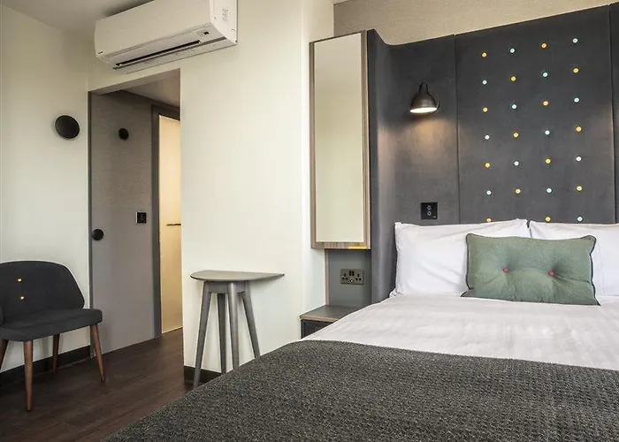 Point A Haymarket 3*