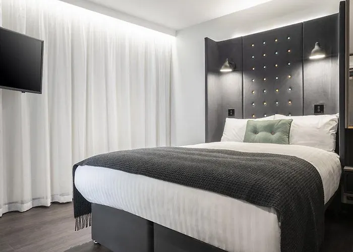 Hotel Point A Haymarket Edinburgh