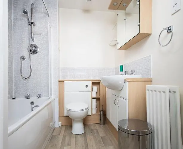 Lochend Serviced Apartment