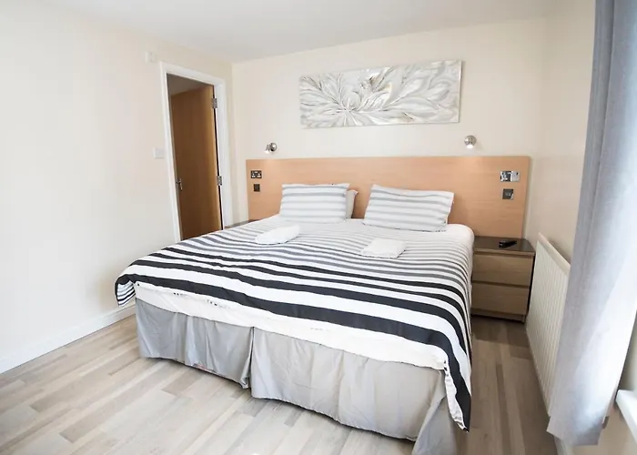 Apartament Lochend Serviced Edynburg