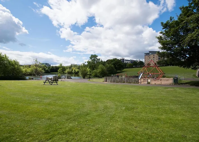 Lochend Serviced * Edinburgh