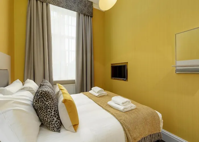 Destiny Scotland - Princes Street * Εδιμβούργο